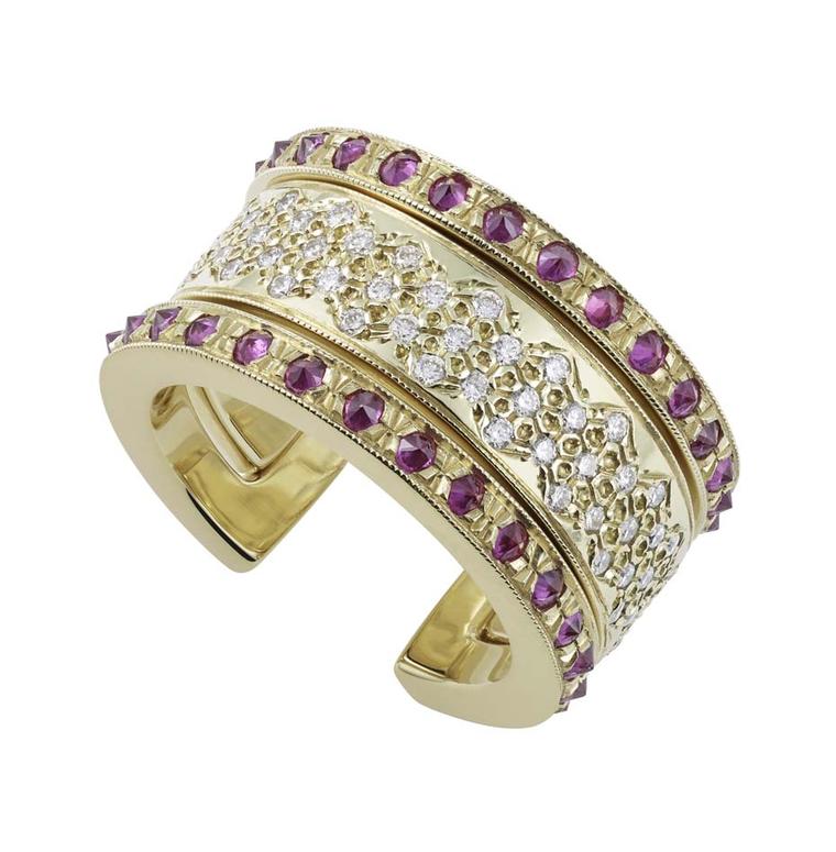 Misahara Koral ring in gold with diamonds and rubies. The two separate cuff rings can be worn together or apart.